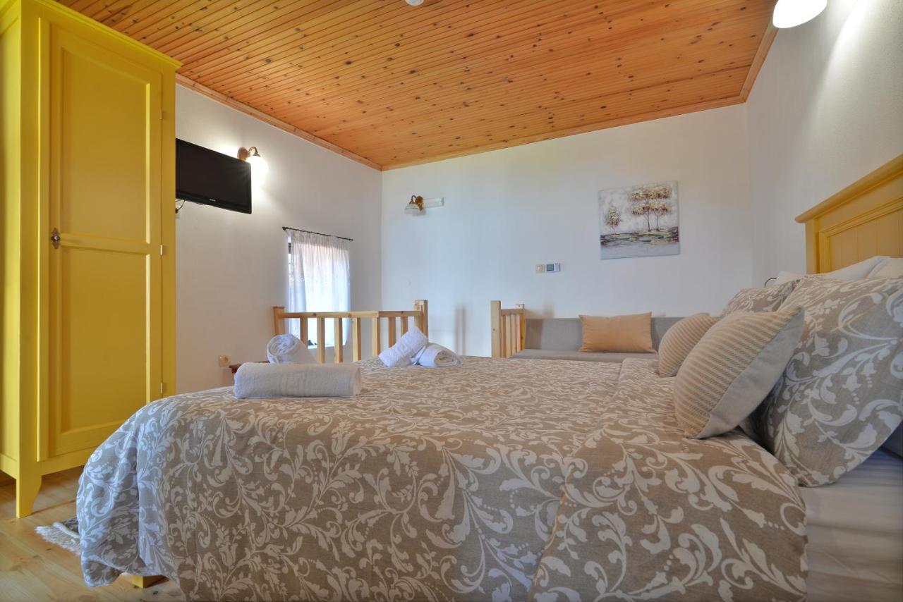 Apartment To Patriko Mas Guesthouse-1 *
